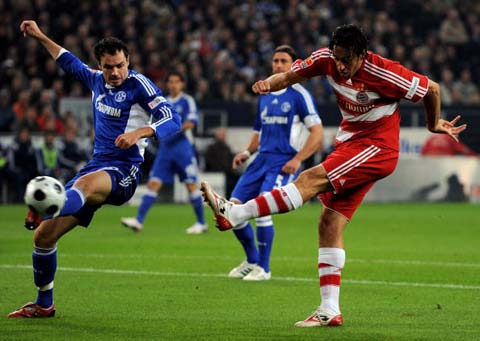 健身女主播因长相酷似faker而火，穿女仆装直播LOL，段位只有白银