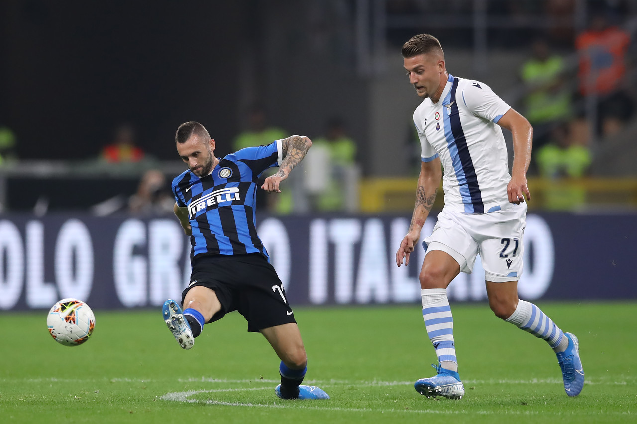 内维尔：哲凯赖什整场比赛毫无作用，他需要努力做得更多